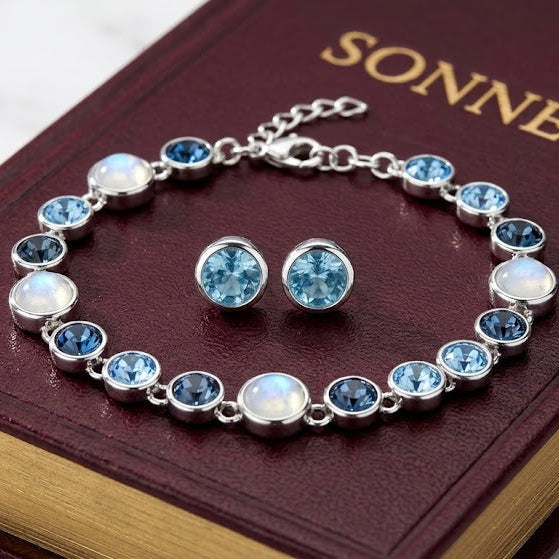 Luxury Bracelet with Blue Crystals in Silver