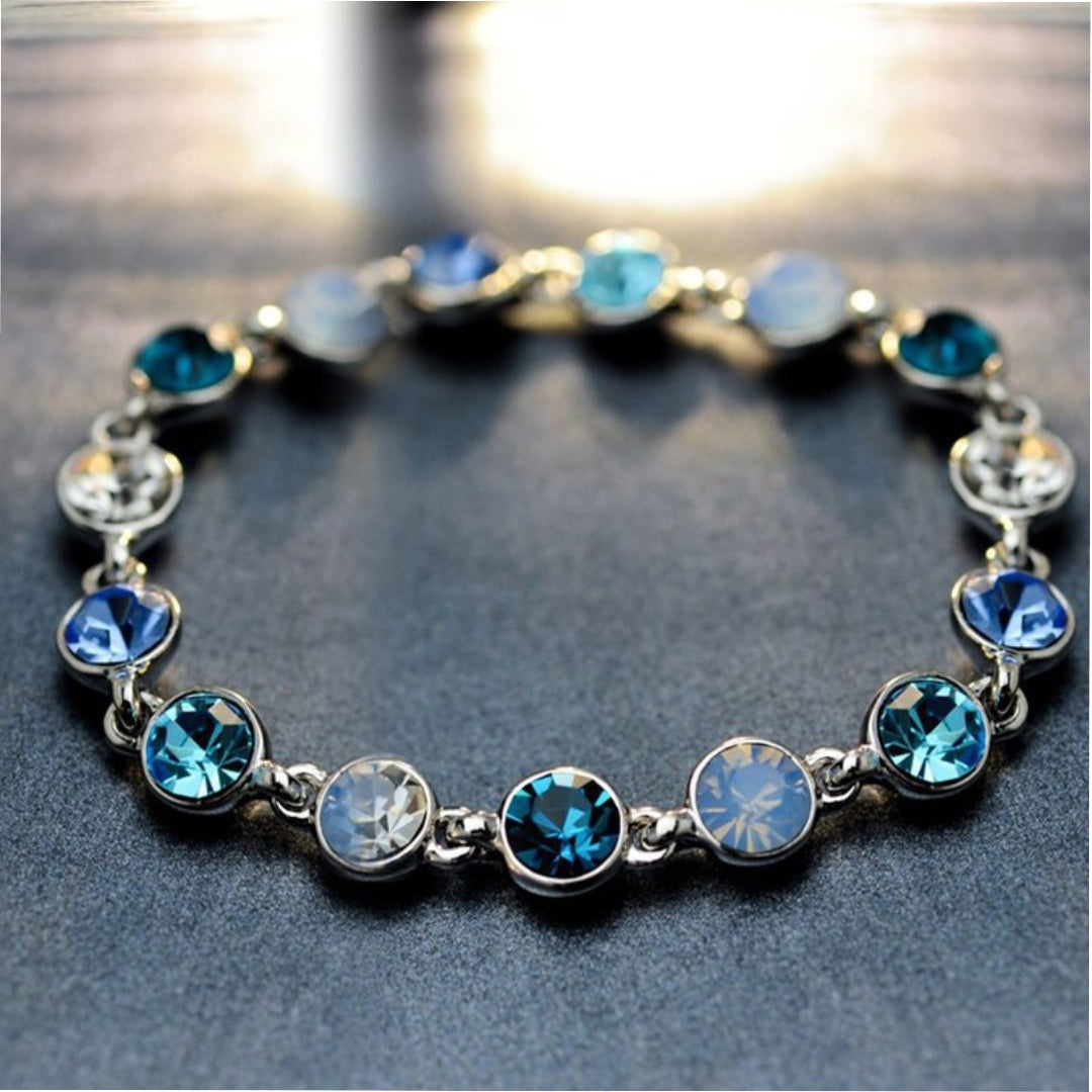 Luxury Bracelet with Blue Crystals in Silver