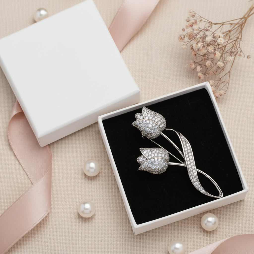 Tulip Brooch with Shiny Tulip Pearl in Gold and Silver