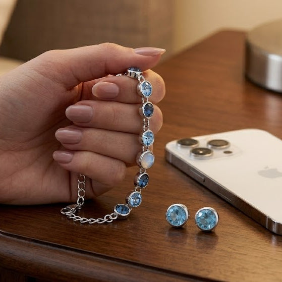 Luxury Bracelet with Blue Crystals in Silver