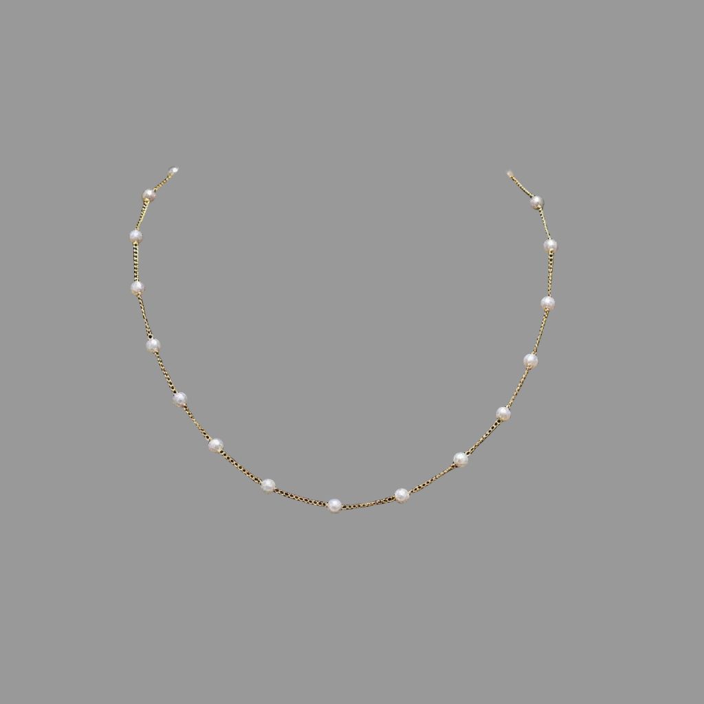 Classic Pearl Necklace