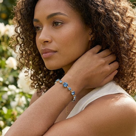 Luxury Bracelet with Blue Crystals in Silver