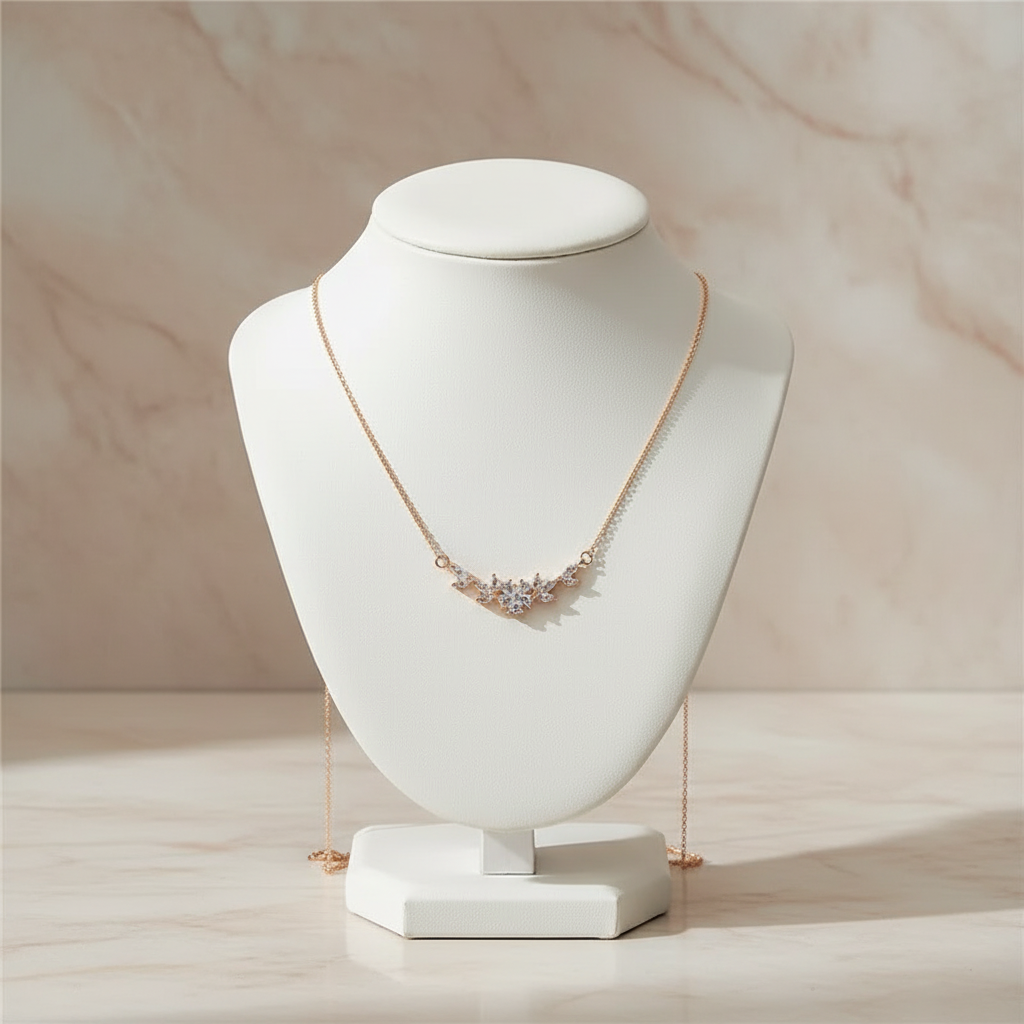 Bloom Pendant Necklace in Gold