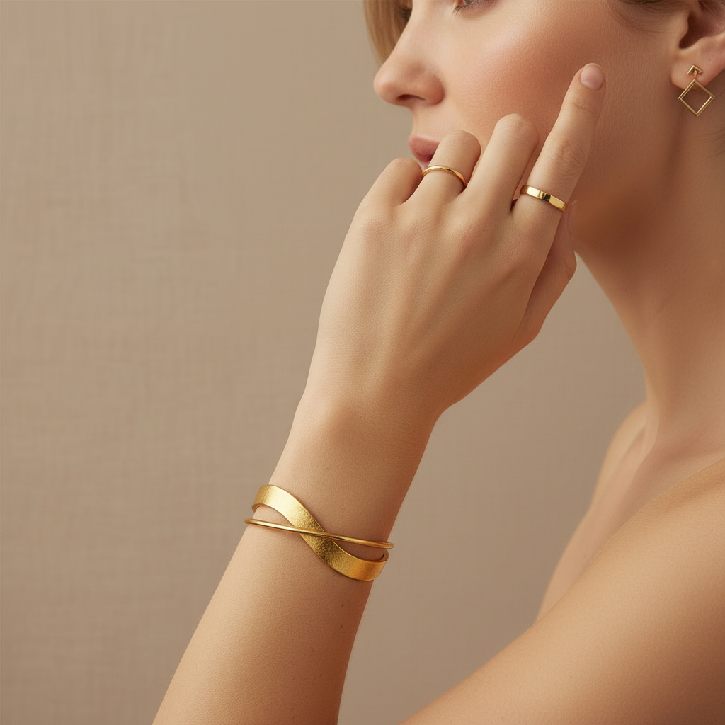 Gold Wavy Bracelet