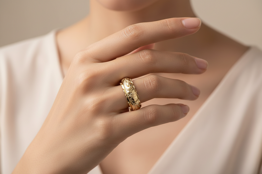 Vintage Flower Ring in Gold