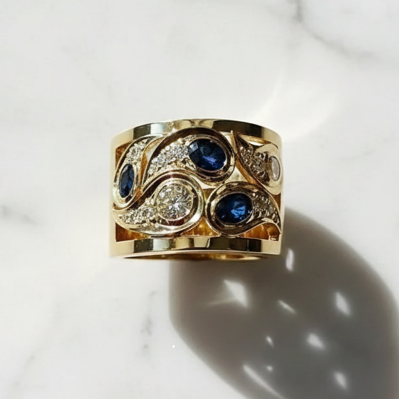 Vintage Blue Zirconia Ring in Gold