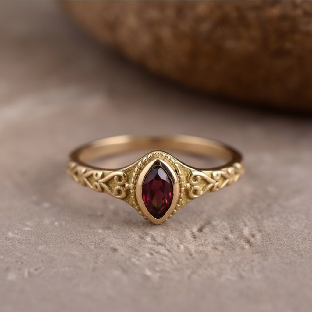 Vintage Red Inlaid Stone Gold Ring