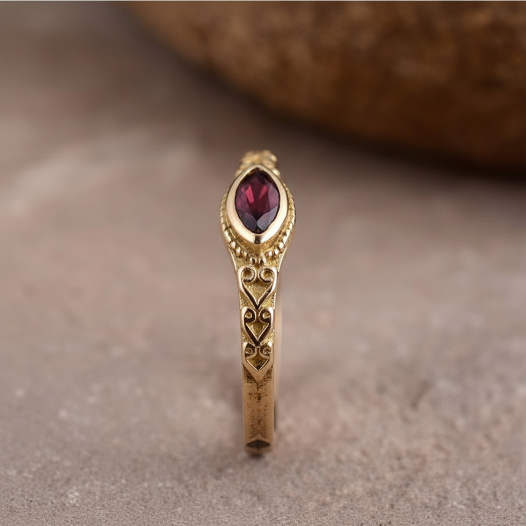 Vintage Red Inlaid Stone Gold Ring