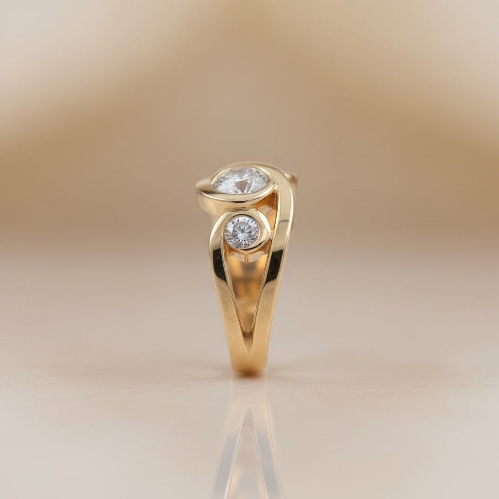 Vintage Inlaid Zirconia Spiral Gold Ring