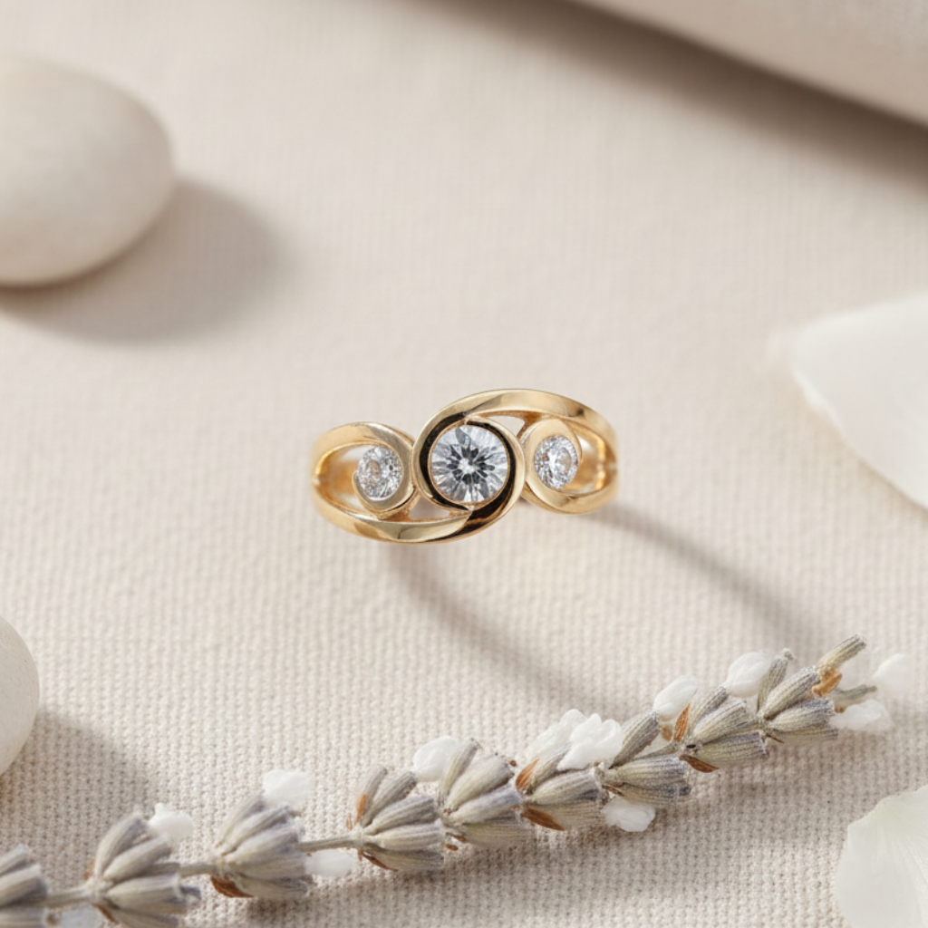 Vintage Inlaid Zirconia Spiral Gold Ring