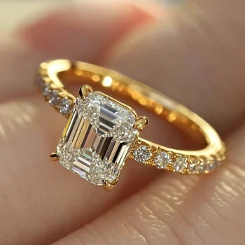 Vintage Cubic Zirconia Gold Ring